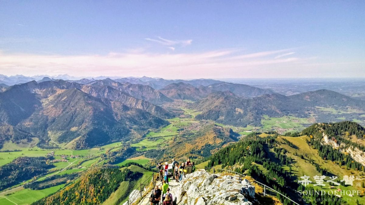 到尘埃中的绿洲 阿尔卑斯山去登山吧 歐洲生活